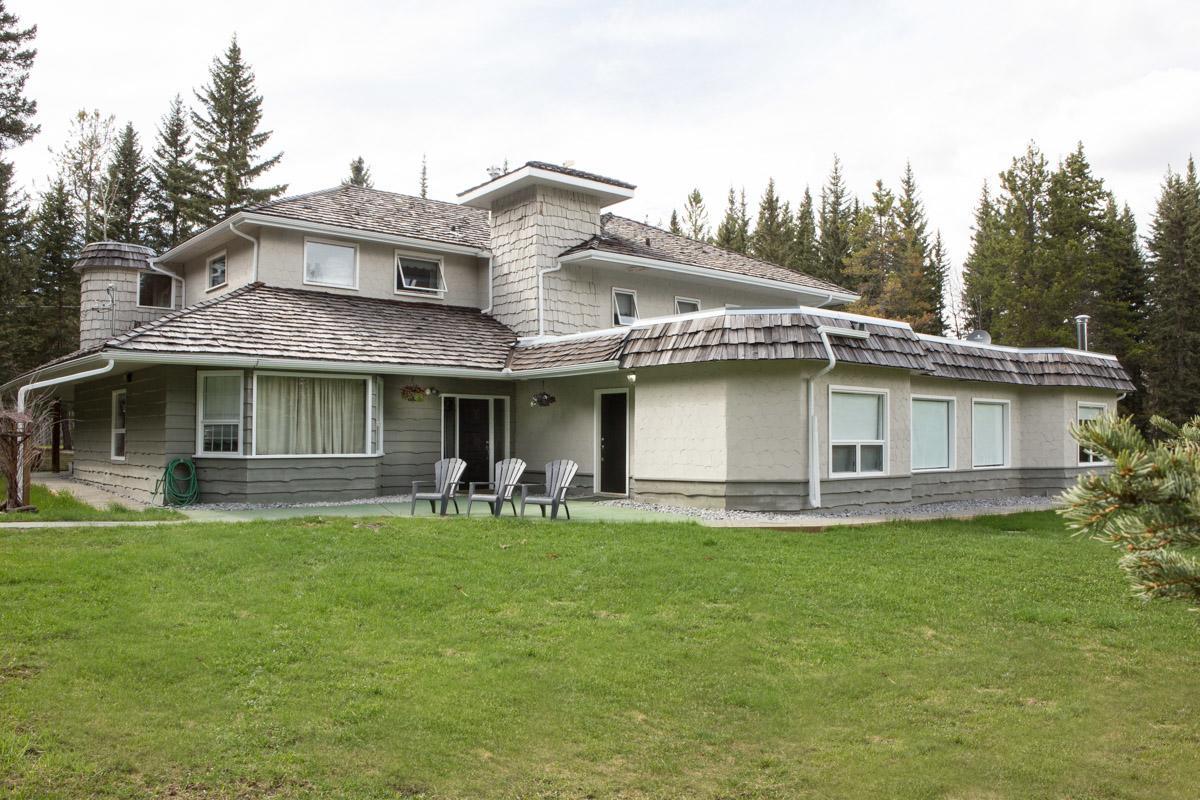 Sleepy Creek Country Manor Bed and Breakfast Bragg Creek Buitenkant foto